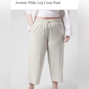 Athleta Avenue Wide Leg Crop Beige Sz 12a
